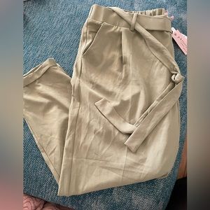 Nwt paperbag trousers. Ankle length